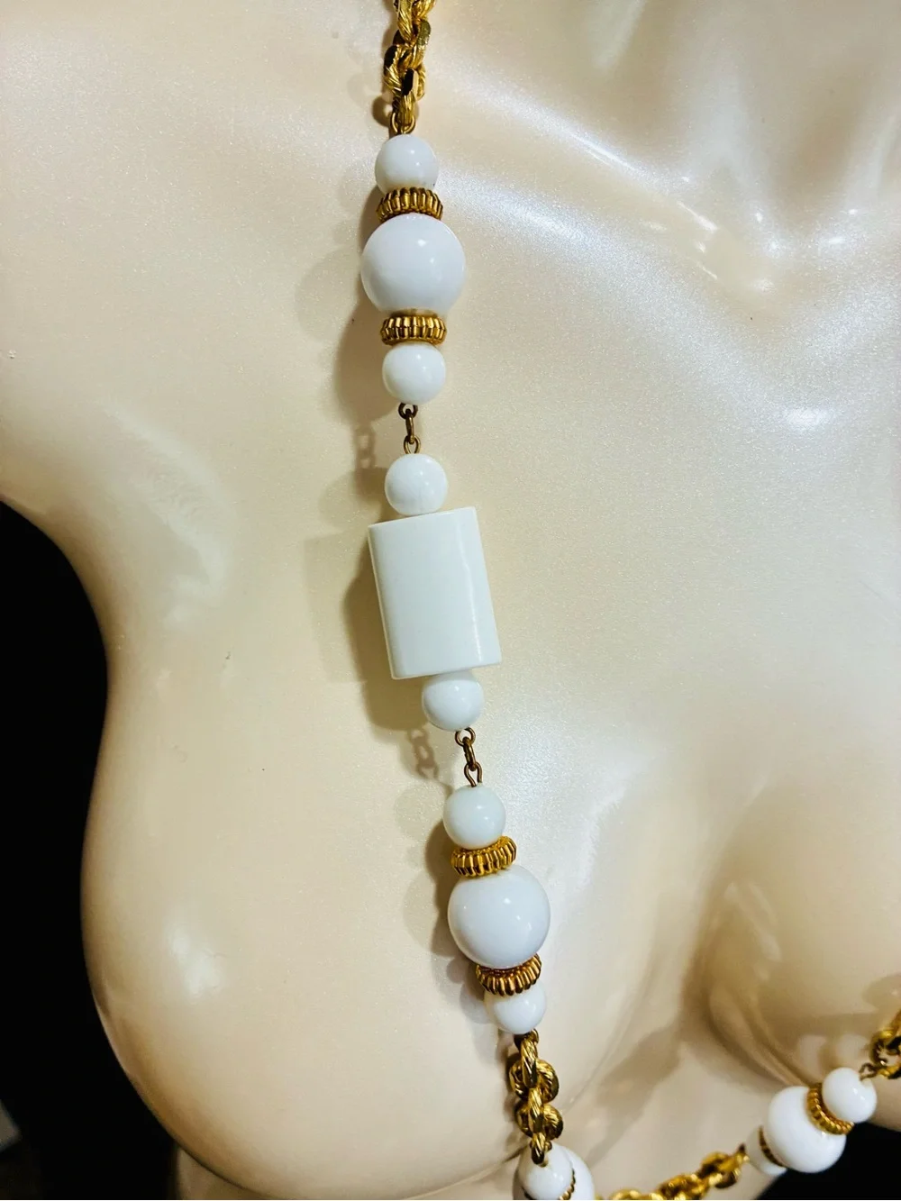 Gold Chain Necklace with Chunky Cylindrical Resin White Beads Women Jewelry EUC